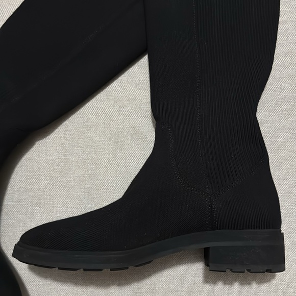 NEW Rothy’s “Tall Lug” Boot-Black Onyx-9.5-Pull On-Merino Wool Knit-Waterproof - Picture 3 of 16